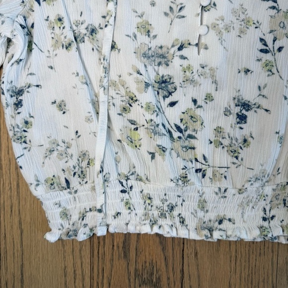 Wallflower Floral White Smocked Cropped Women's Long Sleeve Blouse Top Medium - Picture 6 of 12